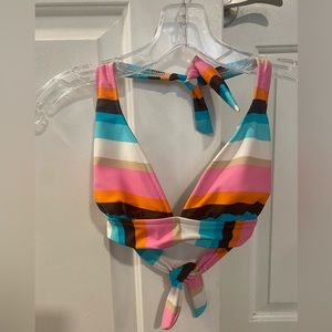 Maurice’s swim top 👙